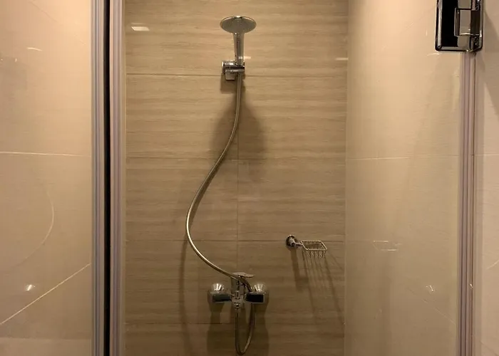 Your Go-to Bgc Stay: Stylish Comfort + Washer Сasa de vacaciones