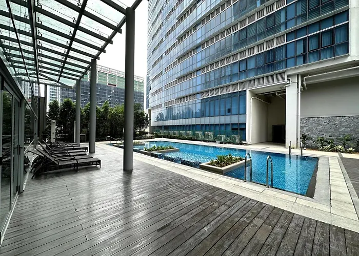 Your Go-to Bgc Stay: Stylish Comfort + Washer Сasa de vacaciones