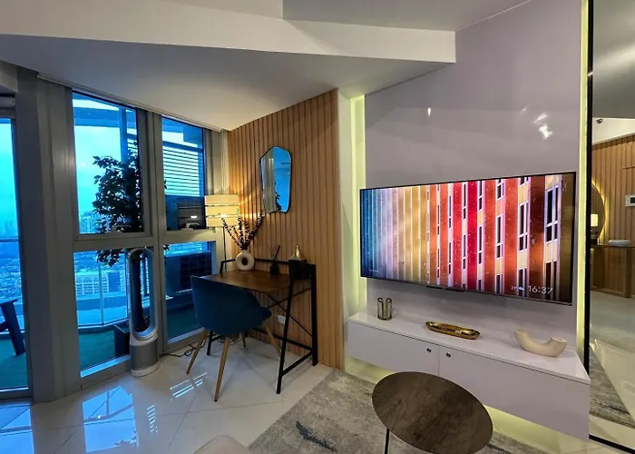 Your Go-to Bgc Stay: Stylish Comfort + Washer * Manila